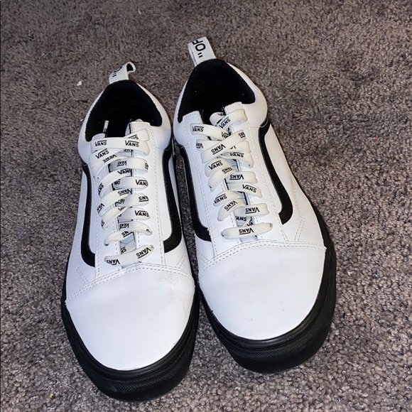 Vans - Picture 2 of 3